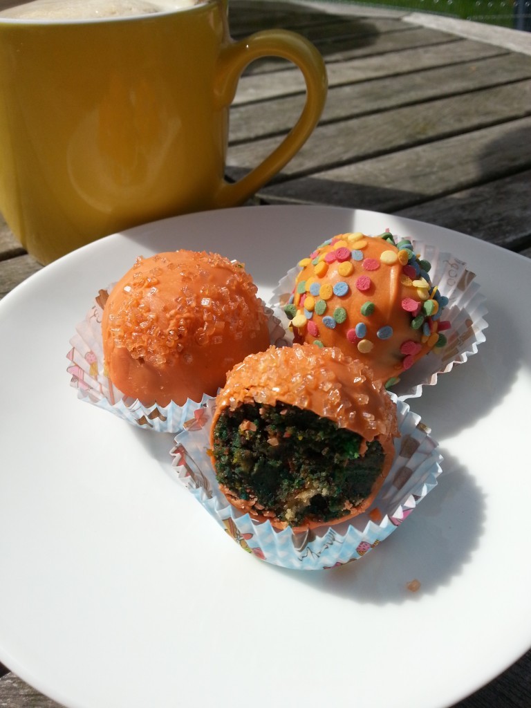 Popeye-Cake-Pops mit grünem Innenleben